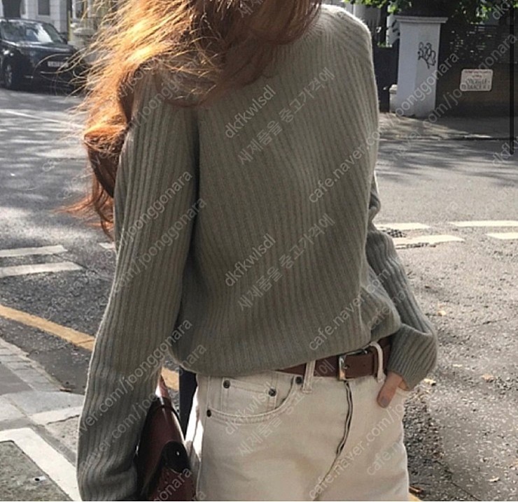 시어드 홀가먼트 니트 라이트카키